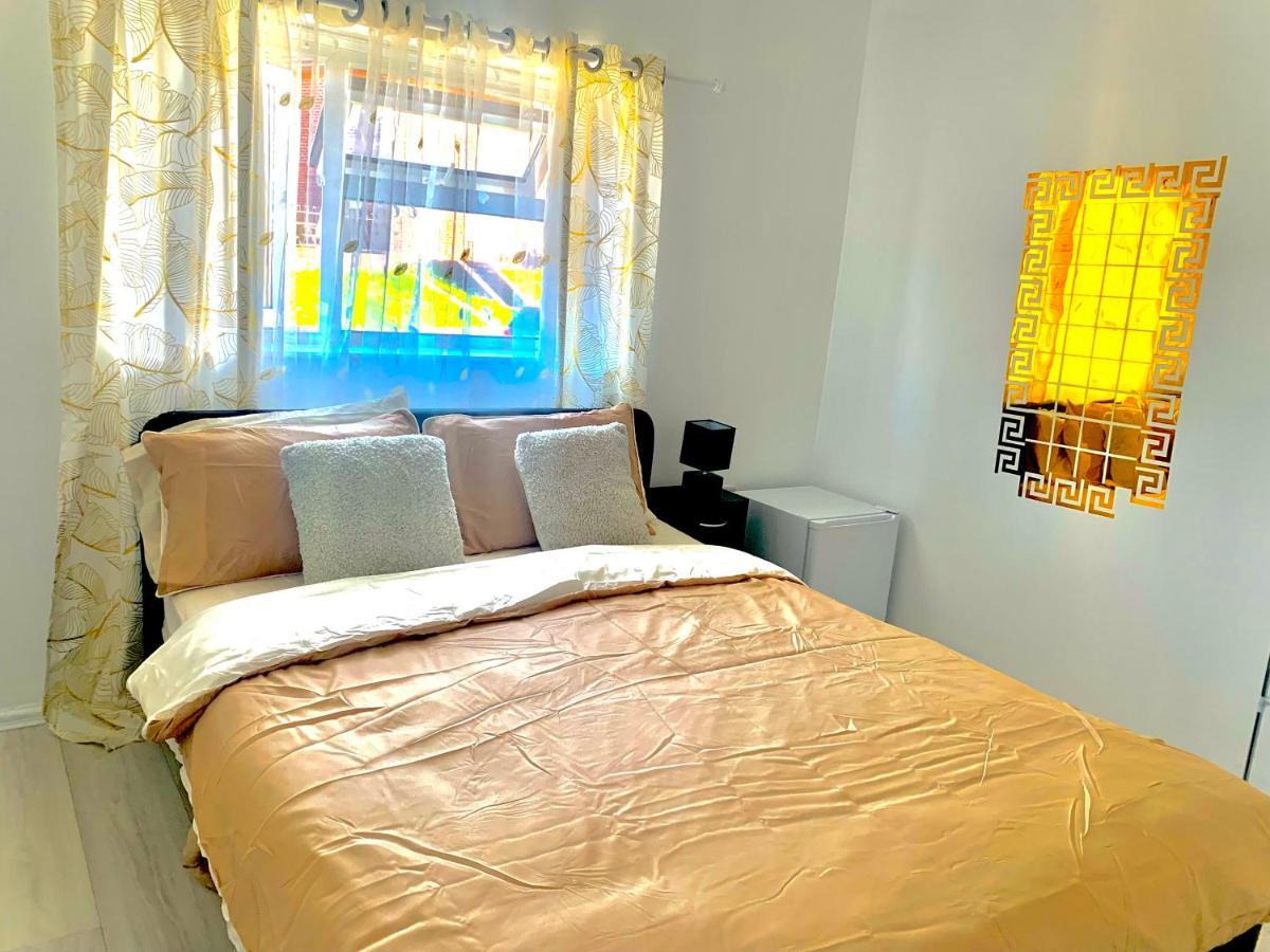 Double Room Bentilee Bucknall  Exteriör bild