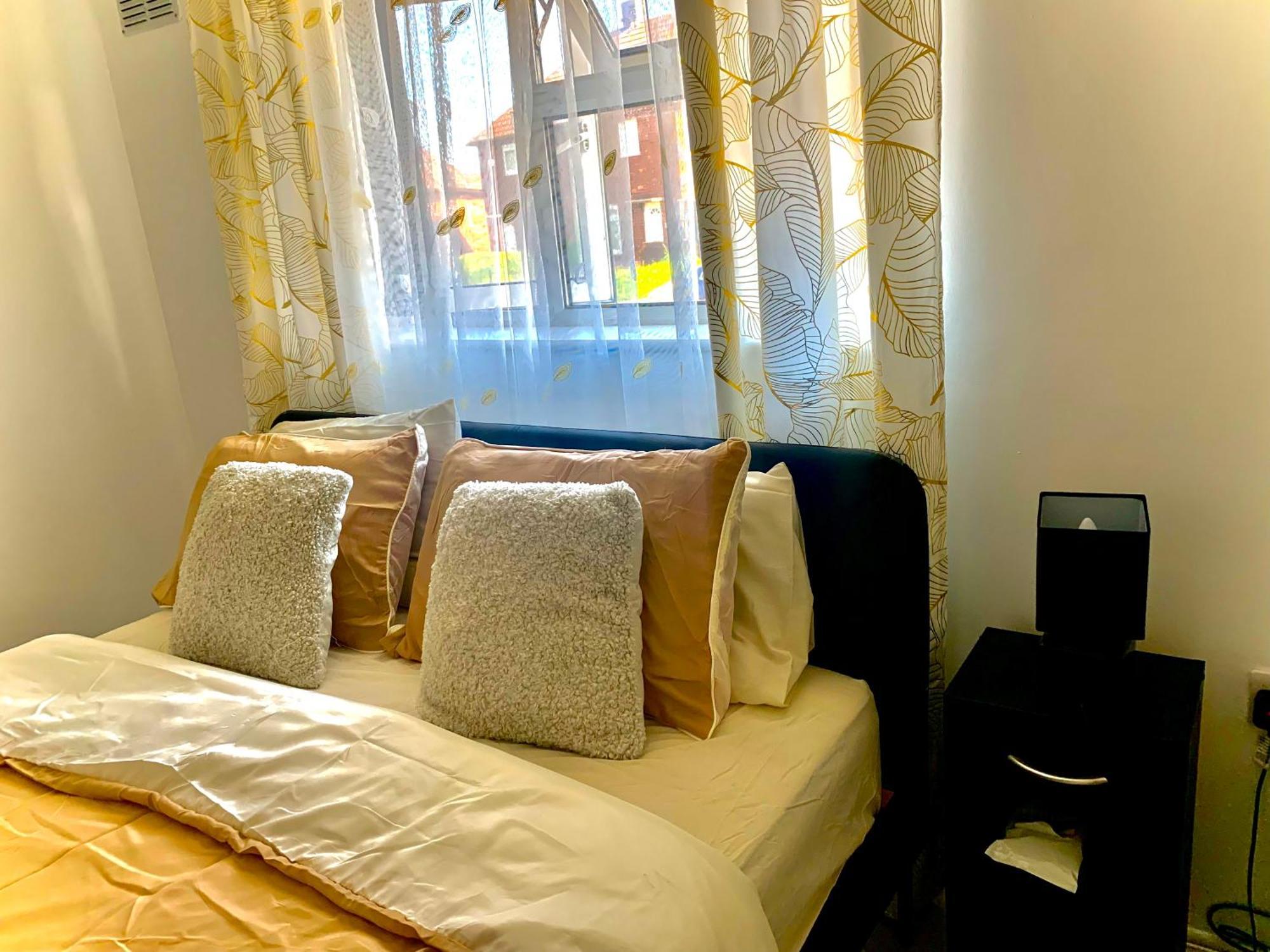 Double Room Bentilee Bucknall  Exteriör bild